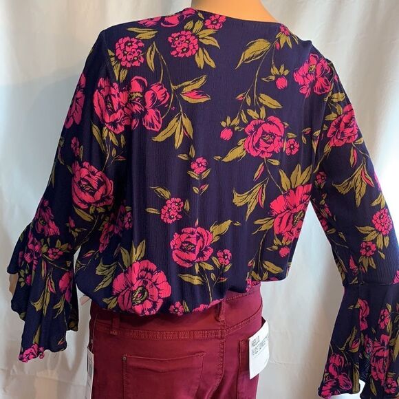 Express Navy Pink Blue Scoop Neck 3/4 Bell Sleeves Lace Elastic Waist Crop Top - Picture 8 of 13